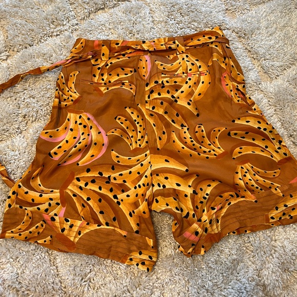 Raining bananas FARM trouser shorts NEW size L - Picture 5 of 5